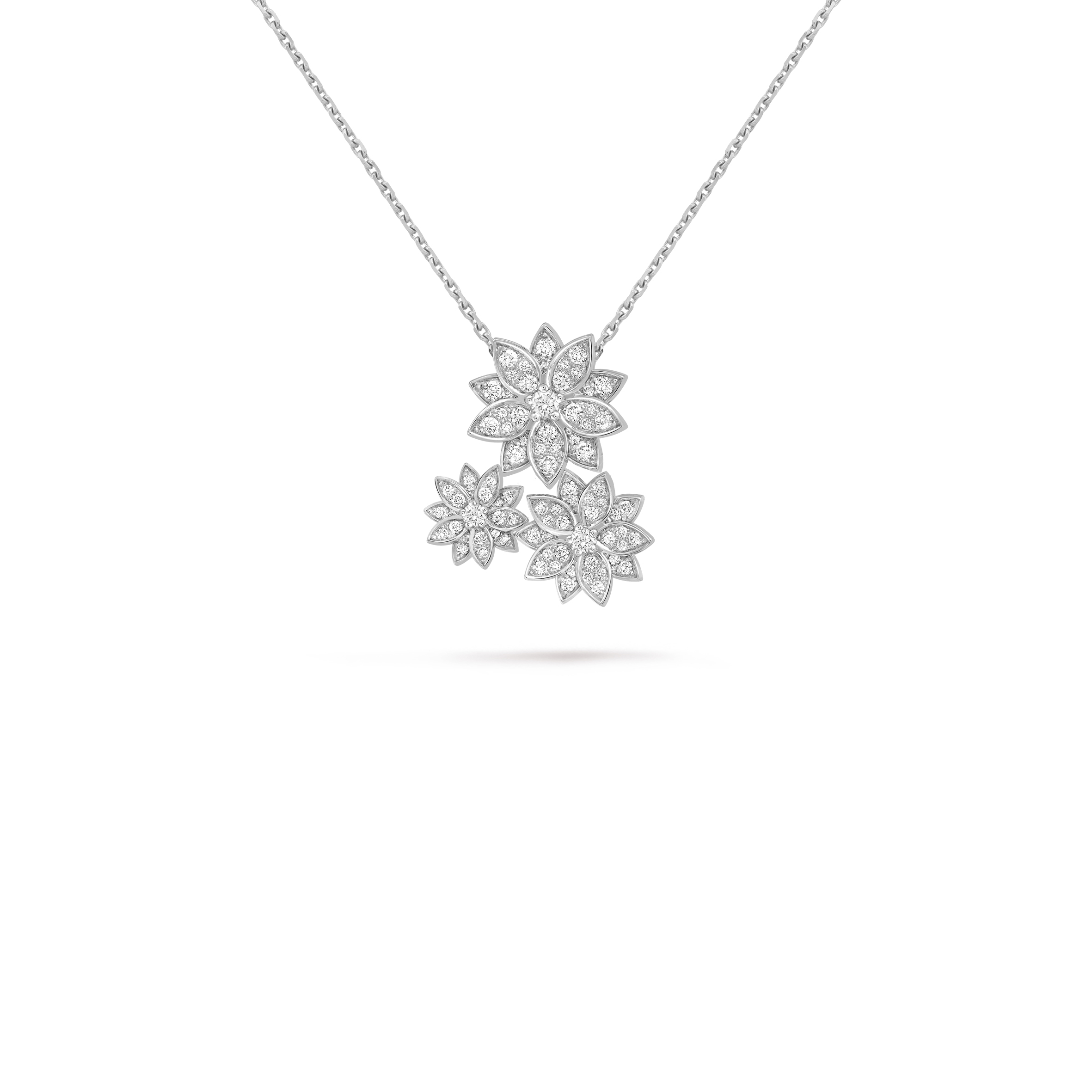 V*N CL*F arpels lotus pendant, 3 flowers vcarp7tg00